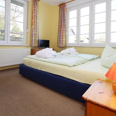 Ferienhaeuser Im Tannenpark, Tanne, Cleaning Included بيت للعطل تانه