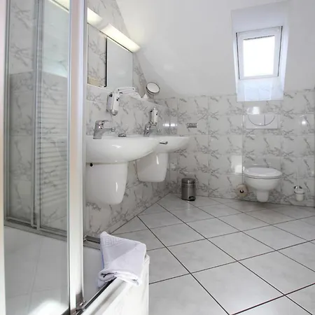Ferienhaeuser Im Tannenpark, Tanne, Cleaning Included تانه